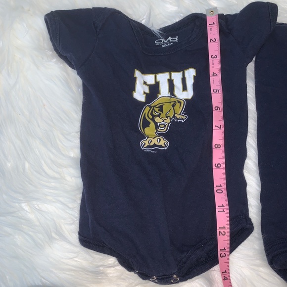 FIU onesie - unisex - Picture 4 of 5
